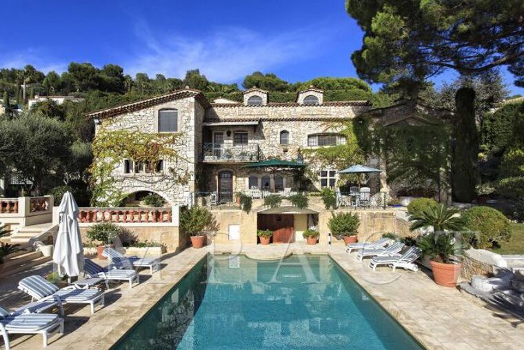 Cannes Villa, Cannes exterior