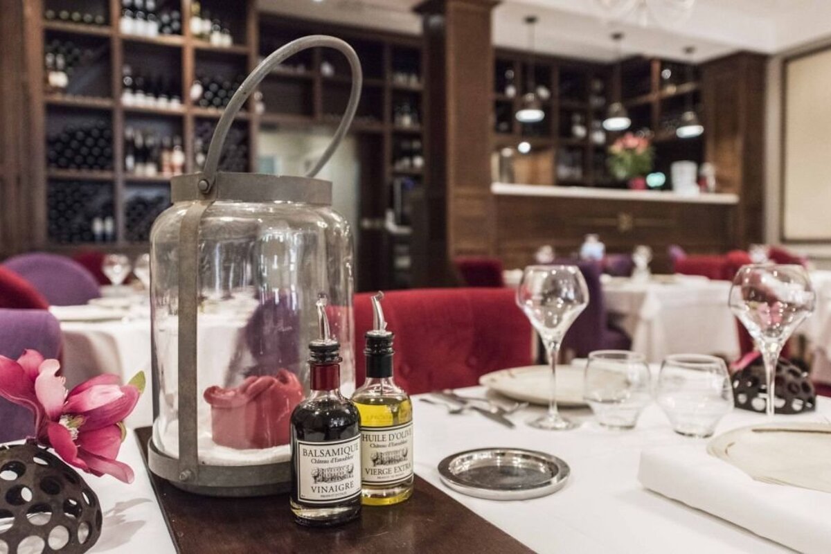 Le Vauban Restaurant, Antibes interior