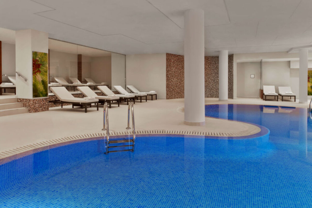 Shine Spa, Son Vida (Golf) pool