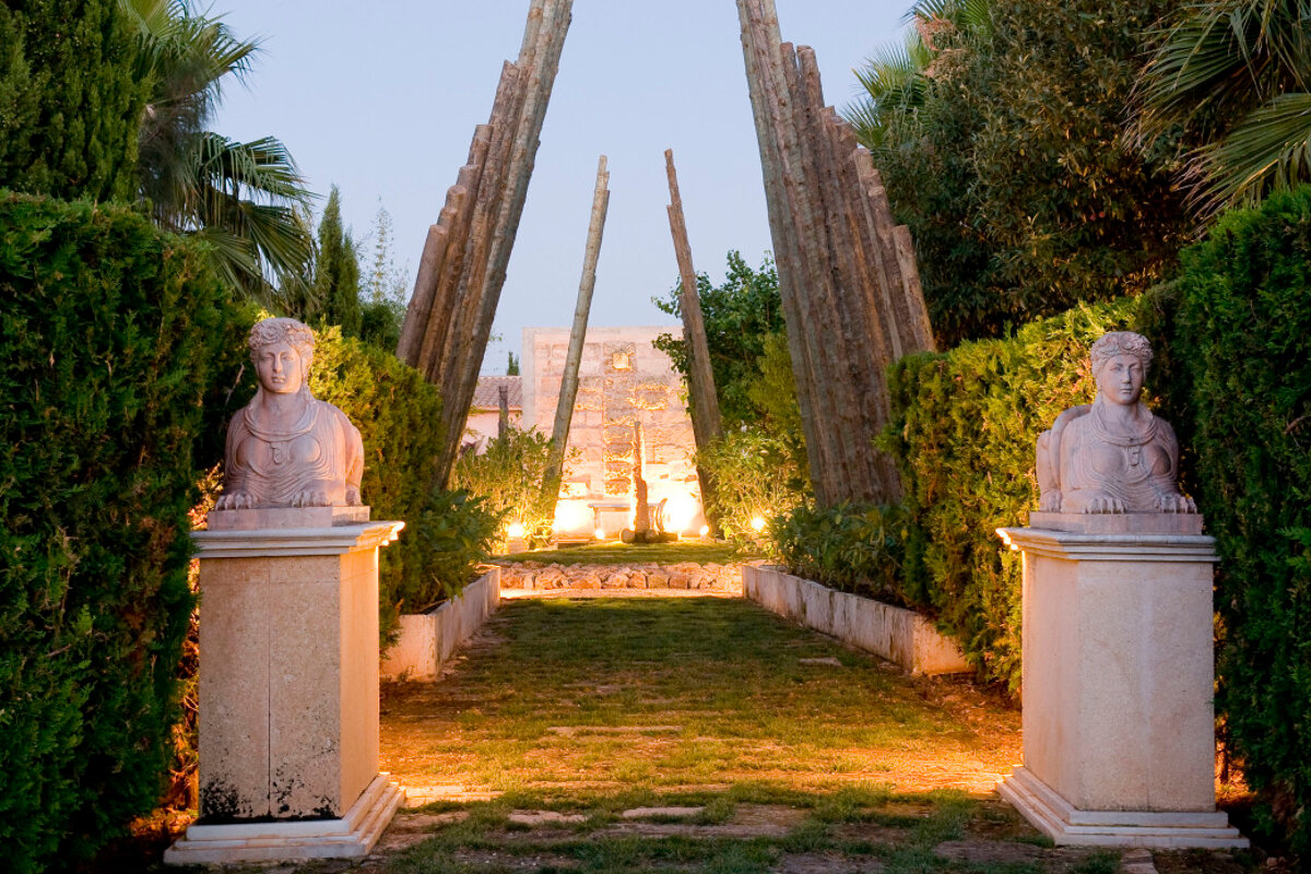 Es Revellar Art Resort Galleries, Campos