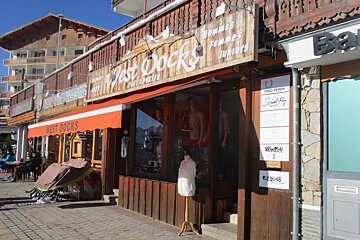 a shop front in alpe dhuez