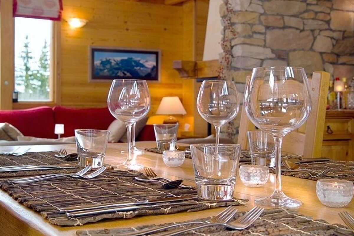 Le Torrent Chalet, La Tania dining area