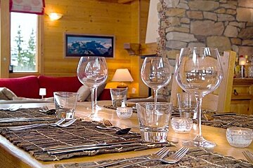 Le Torrent Chalet, La Tania dining area