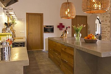 The Pink Pepper Tree Hotel, Lloseta