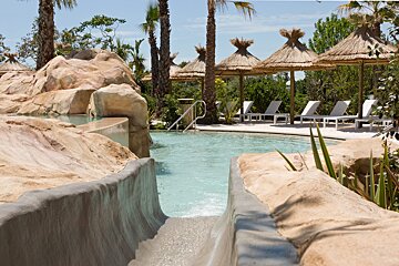 toboggan-le-lagon-domaine-du-mas-de-pierre-resort-spa-scaled.jpg