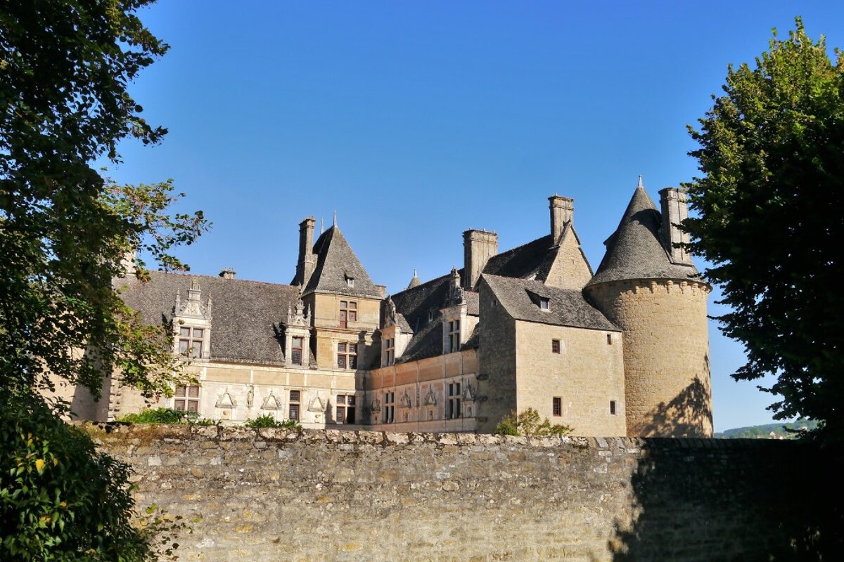 Chateau du Montal exterior & wall