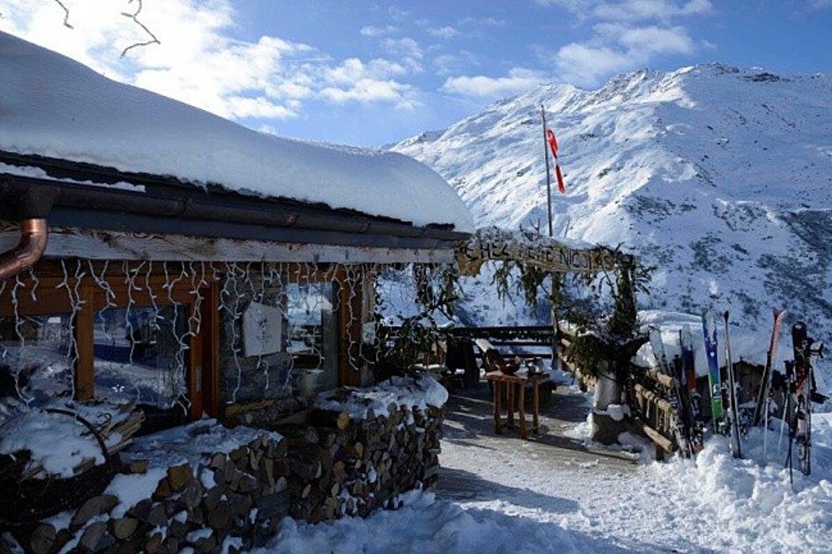 Chez Pepe Nicholas  Restaurant Review, Les Menuires exterior