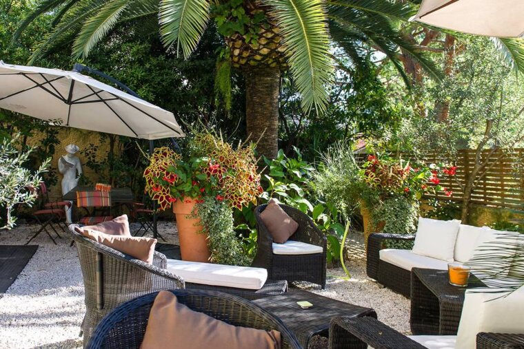 Ideal Sejour Hotel, Cannes garden