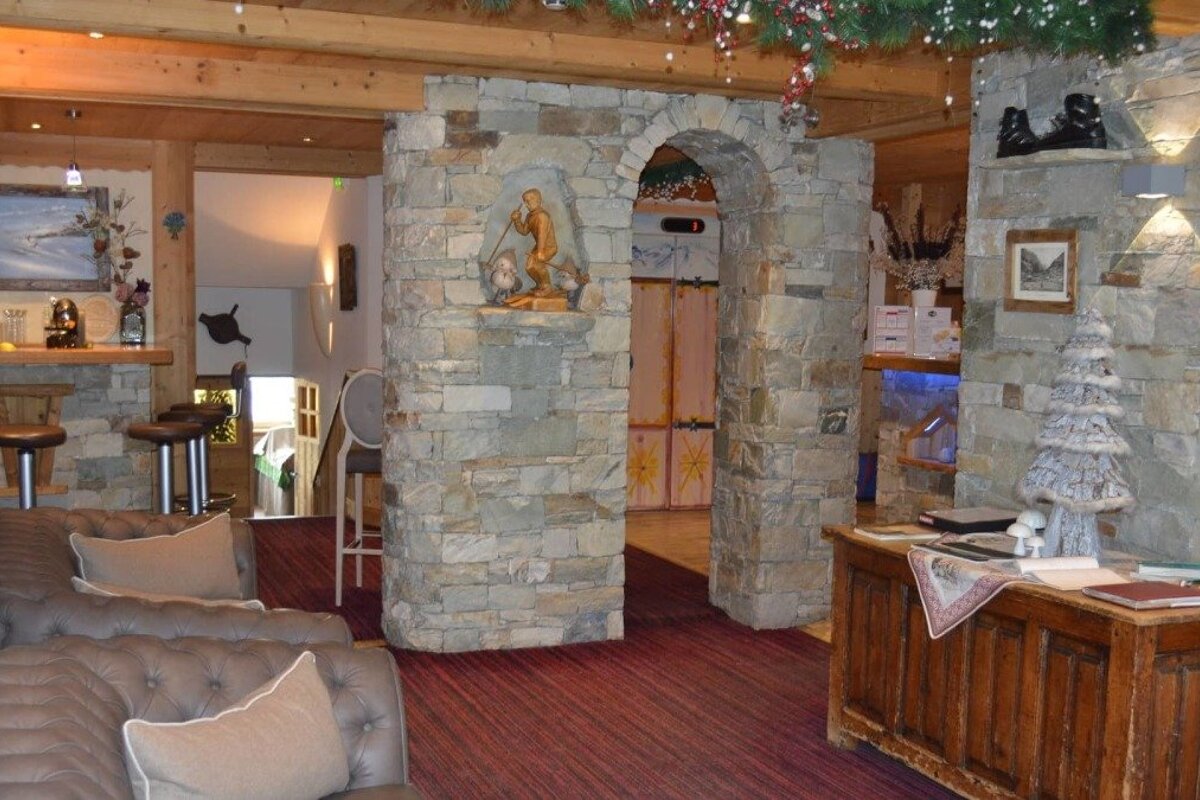 Le Gentiana Hotel, Tignes Le Lac lobby