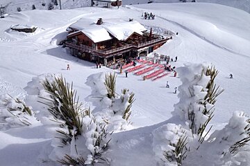 Le Plan des Mains Restaurant, Meribel Mottaret exterior