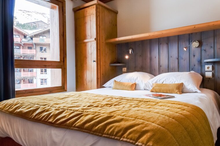 1 bed apartments - Premium Residence, Arc 1950 Village double bedroom
