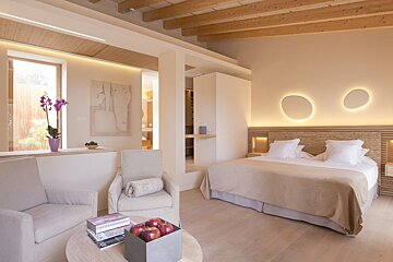 a picture of a hotel suite at Hotel Pleta de Mar , Canyamel