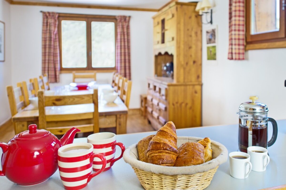 La Tourterelle Chalet, Meribel Village kitchen