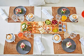 Let's Brunch at Purobeach Illetas, Illetes