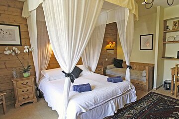 Au Coin du Feu Hotel, near Avoriaz double bedroom