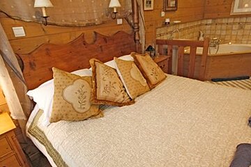 Au Coin du Feu Hotel, near Avoriaz double bedroom