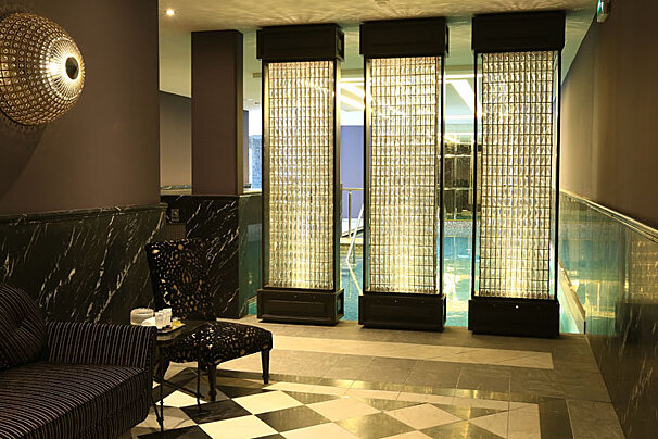 Domaine de Manville Spa, Les Baux pool