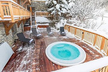 Iona Chalet, Meribel Valley jacuzzi