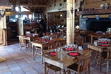 La Ferme des 3 Ours Restaurant, Vallorcine interior