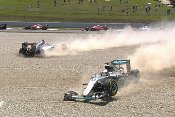 two racing drivers crash off course, Spain 2016