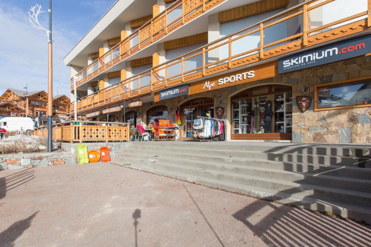 Skimium - Alpe Sports Ski Hire, Alpe d'Huez - Centre exterior