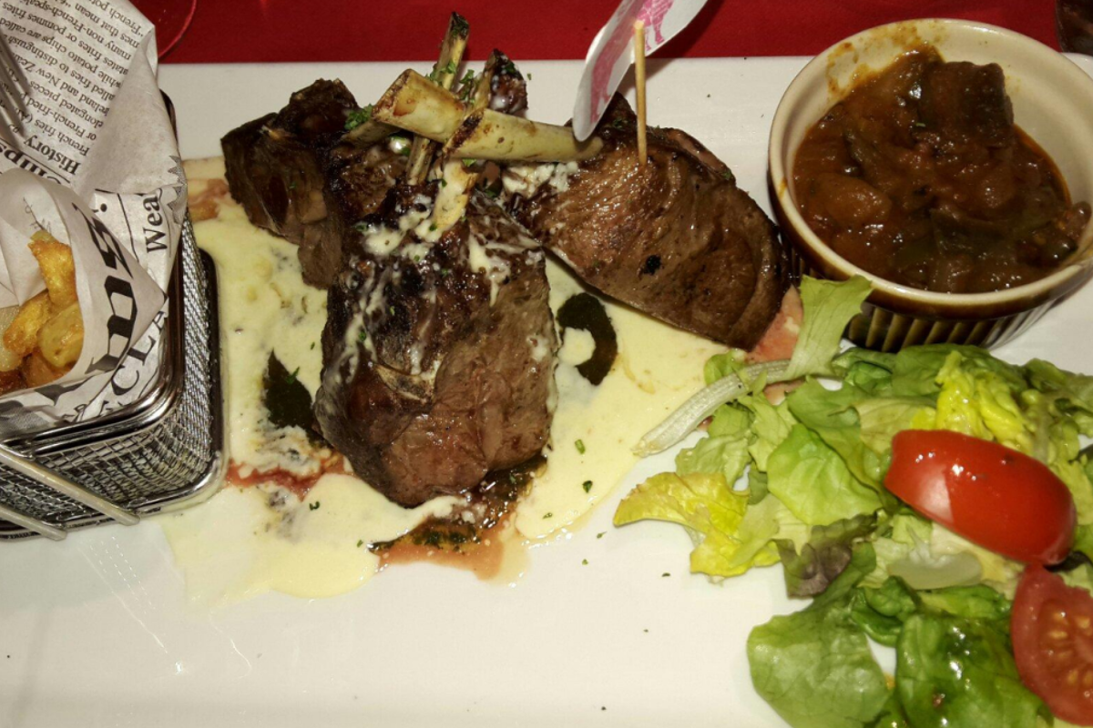 Cafe Peclet Restaurant, Val Thorens style of cuisine