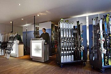 Koh I Nor Hotel, Val Thorens shop interior