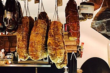 La Maison Corse Restaurant (Cantine & Epicerie Fine), Cannes interior