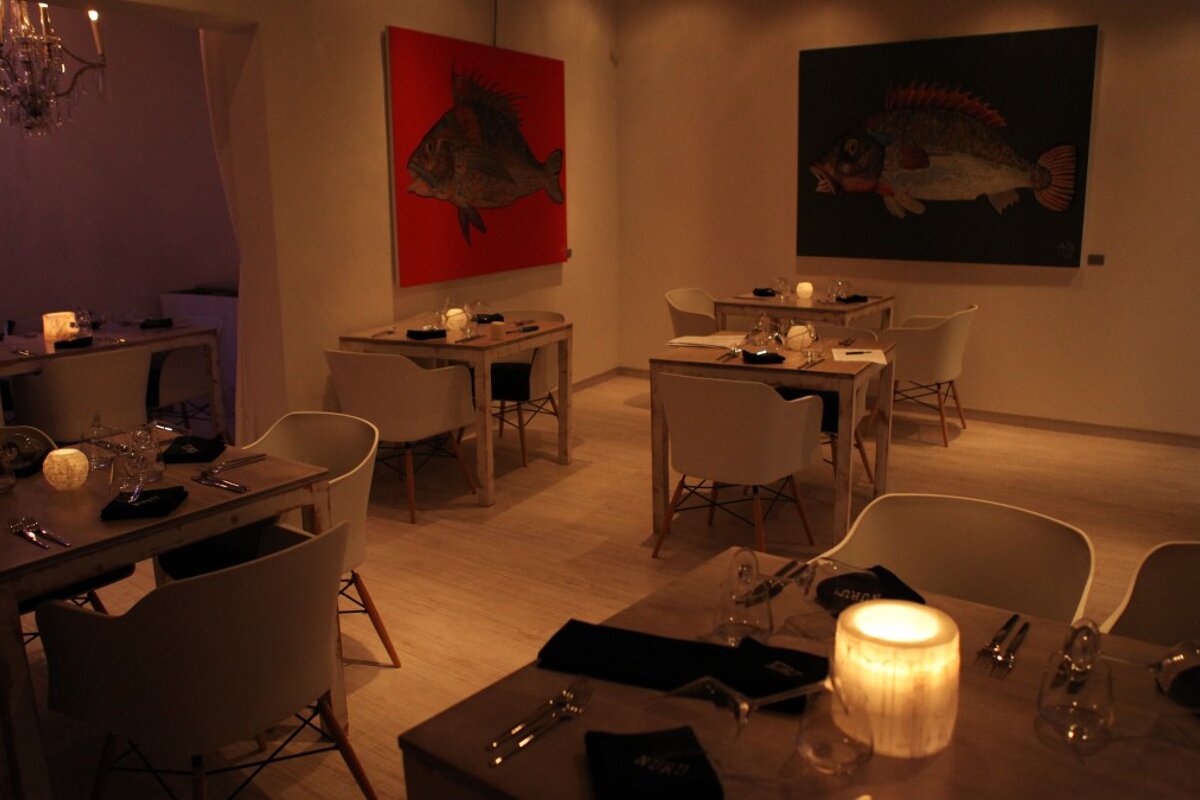 Nuru Restaurant, Santa Catalina (Arty District) interior