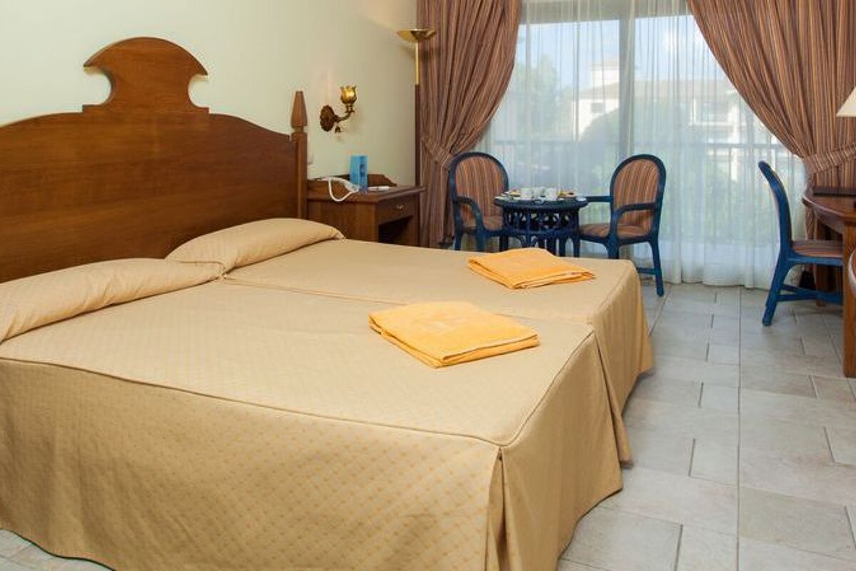 Mallorca Palace Luxury Hotel, Sa Coma double bedroom