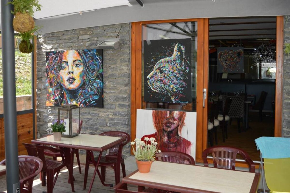 La Taverne du Monchu Restaurant, Les Coches restaurant terrasse