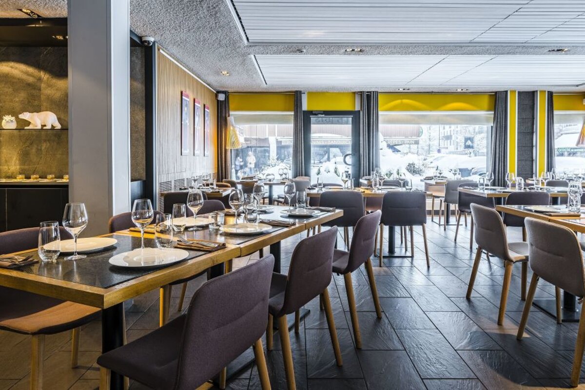 Le Comptoir Nordique Restaurant, Chamonix interior