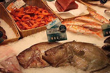 fish on sale a the market in Avignon
