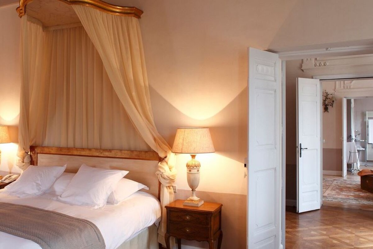 a picture of a hotel suite at Abbaye de la Celle Hotel, La Celle