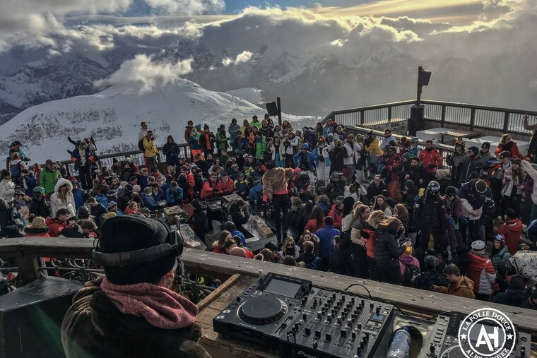 Alpe d'Huez in December 2019 - What weather to expect & what to do
