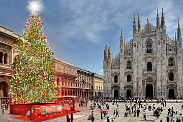 Christmas Tree Lighting at Piazza Duomo, Milan - Centre