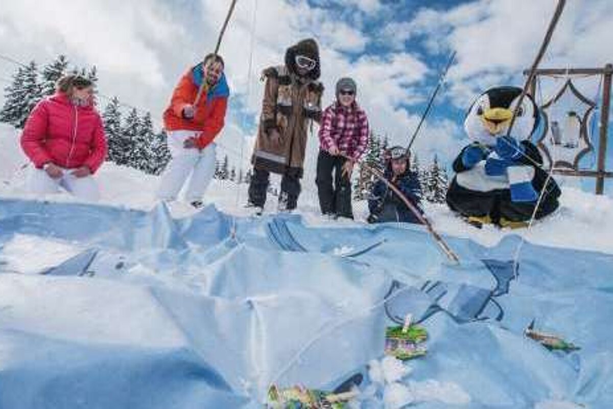 Free Kids Games at the Inuits Village