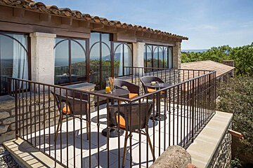 Hotel Le Mas de Gordes, Gordes balcony