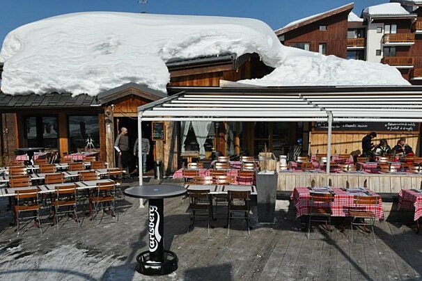 La Casa de L'Ours Restaurant, Montchavin restaurant terrasse