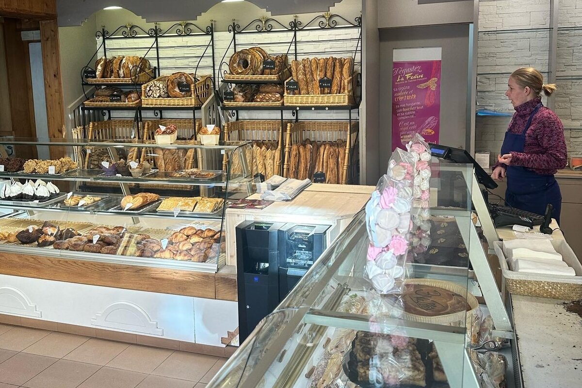 inside the boulangerie au pain d'antan Courchevel