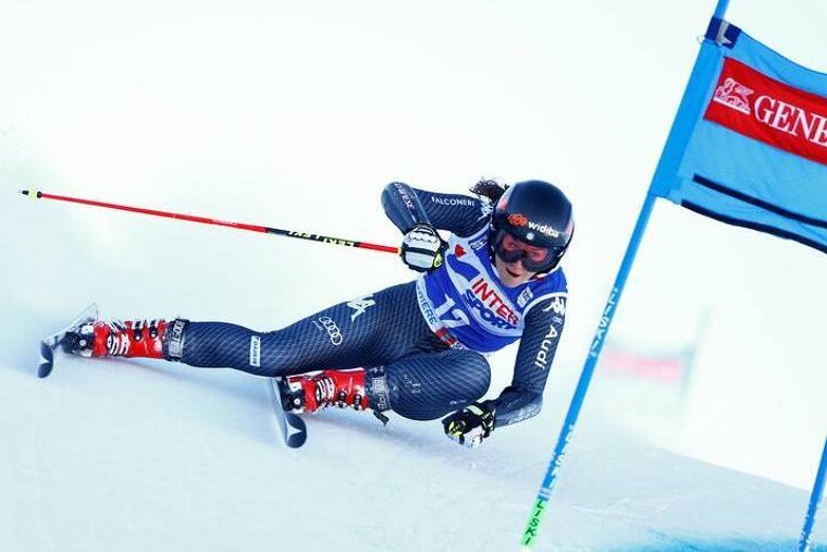a female ski racer