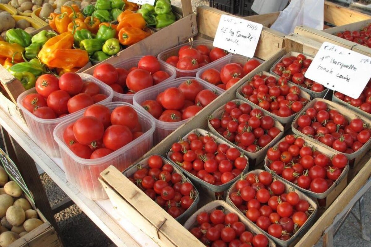 fruit & veg in a market