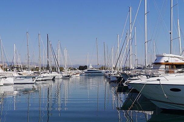 Yacht charters to float your boat in Antibes