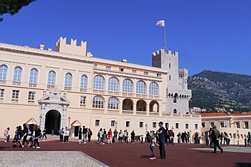 exterior of the palais princier in monaco