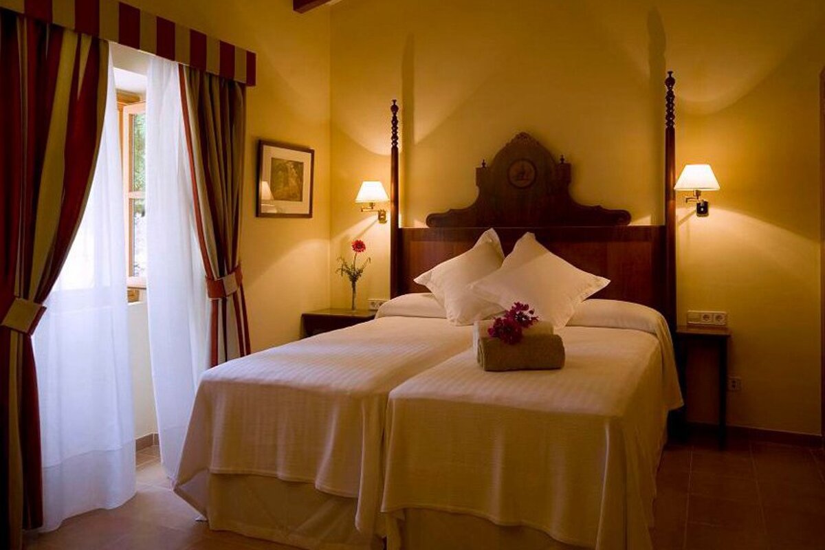 S'Hort De Cas Misser Agroturismo Rural Hotel, Selva double bedroom