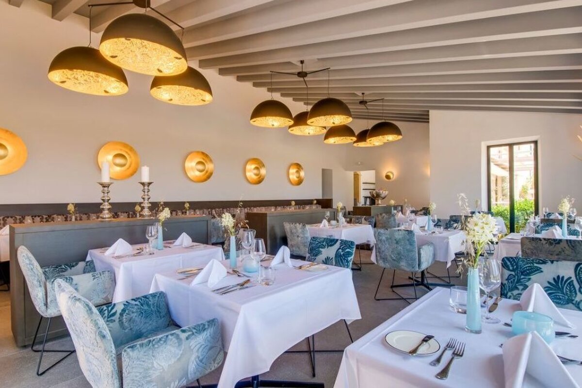 Carrossa Hotel Spa Villas, Arta hotel restaurant