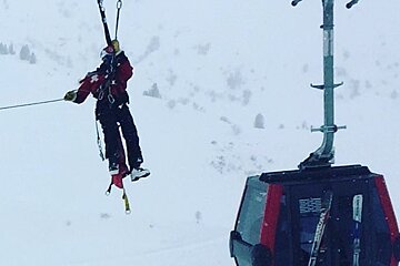a rescue from a ski lift in france