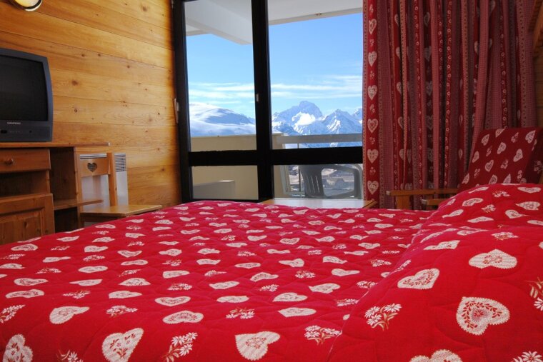 Le Dome Hotel, Alpe d'Huez double bedroom