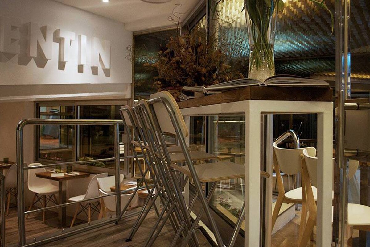 Valentin Cafe, Monte-Carlo interior