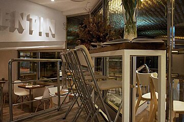 Valentin Cafe, Monte-Carlo interior